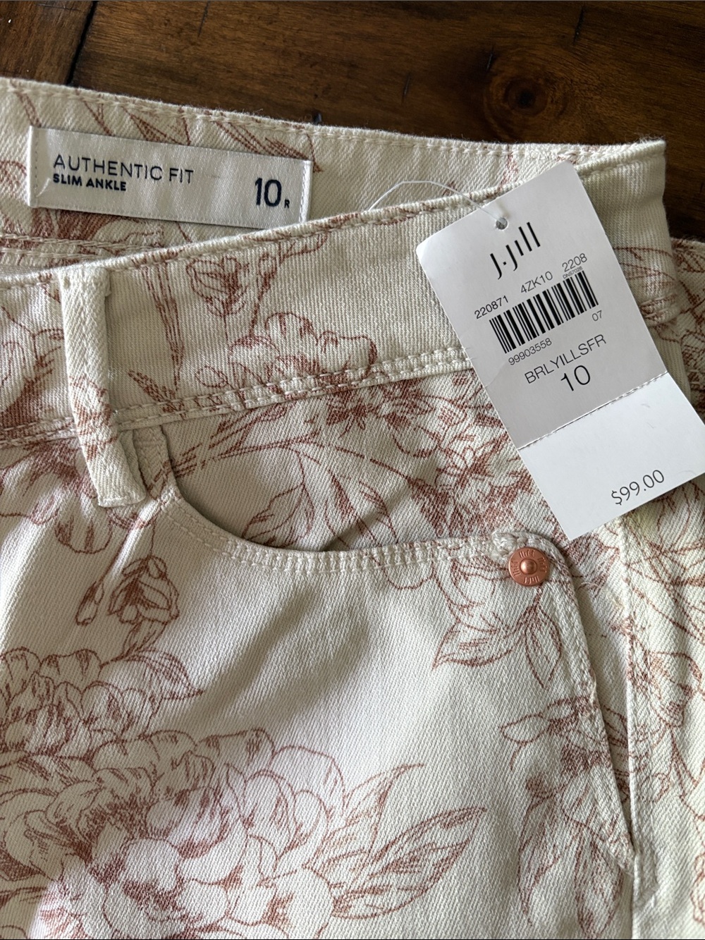 J. Jill Cream Ankle crop Jeans with Dusty Rose Floral Print summer size 10 NWT - Picture 2 of 4